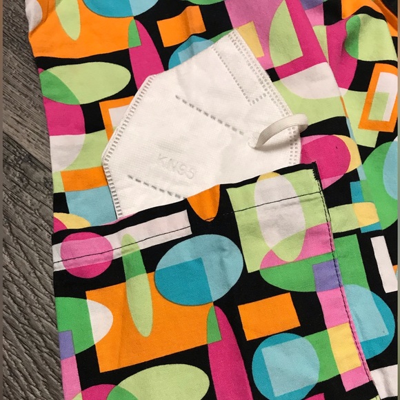 Women’s V-neck scrub top by Landau - Picture 3 of 5